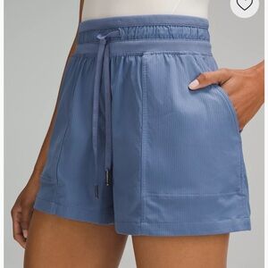 Lululemon Dance Studio High Rise Short in Blue, Size 6